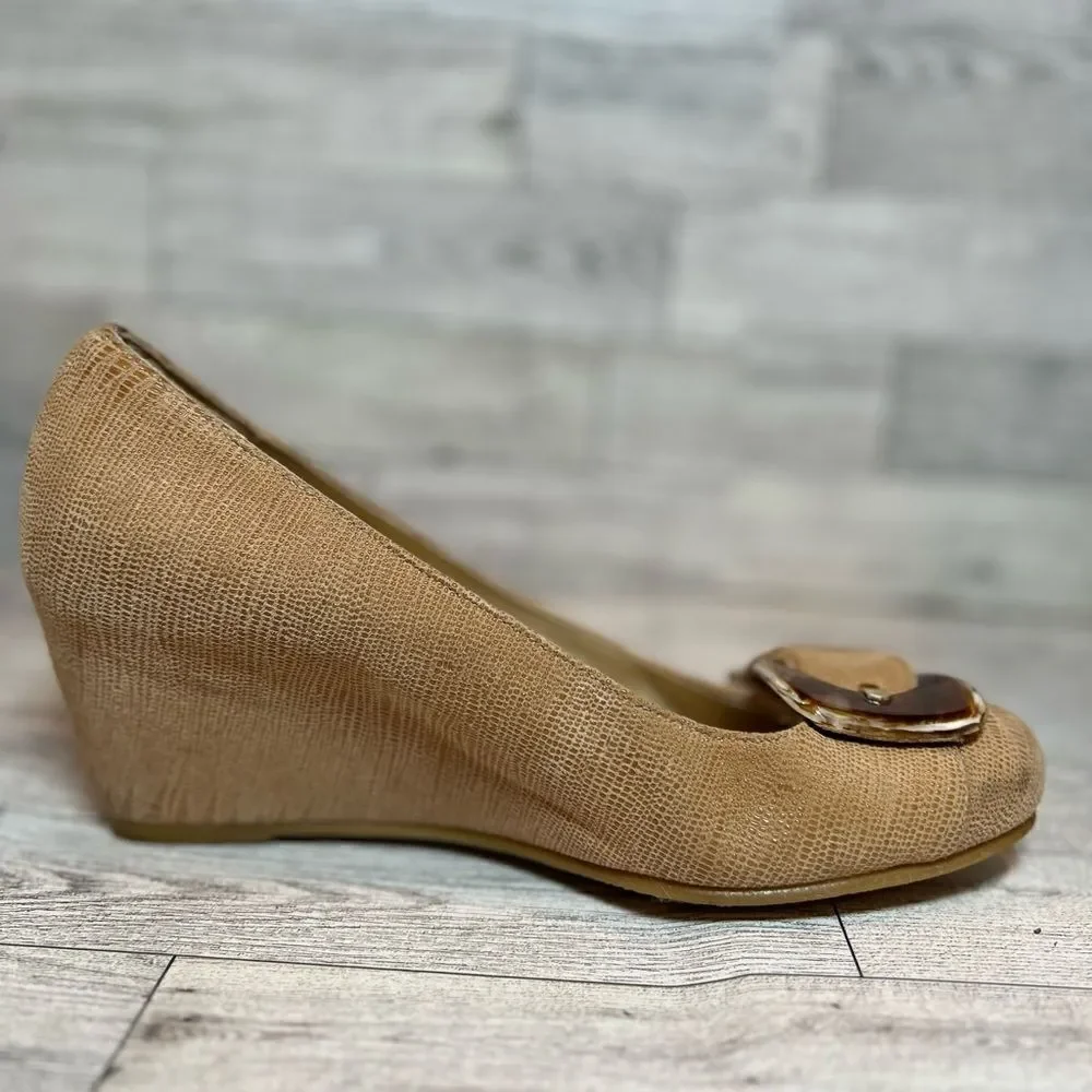 Stuart Weitzman tan embossed wedges with tortoise shell accent buckle size 7.5 - Picture 2 of 16